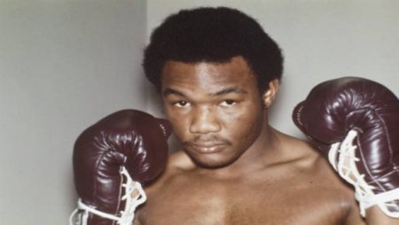 George Foreman elogia a Mike Tyson como el atleta más emocionante de la historia